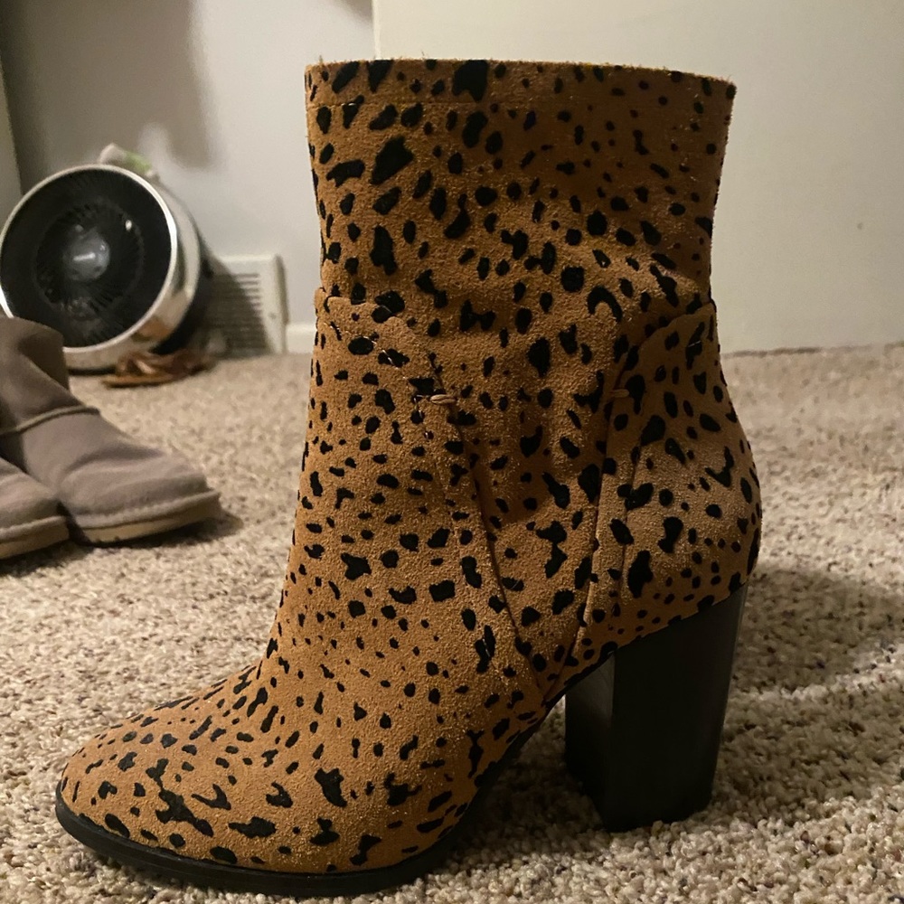 Gibson latimer cheetah boots
